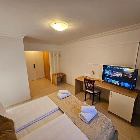 טימישוארה Hotel Royal Plaza By Timhotels מראה חיצוני תמונה